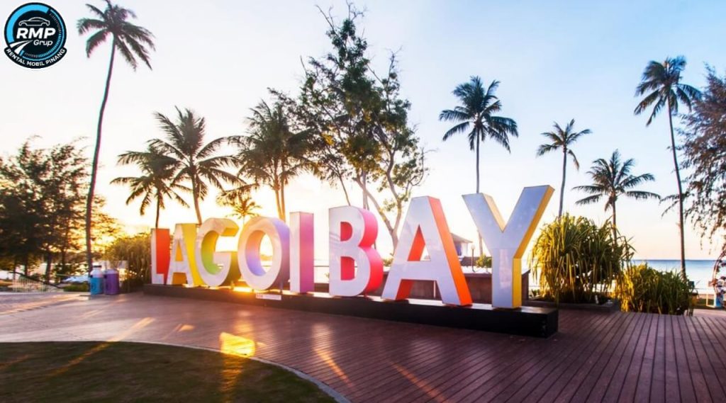 Suasana Lagoi Bay Bintan sore hari