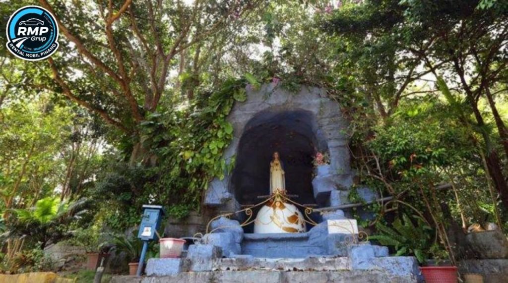 Gua Maria Bunda Penolong